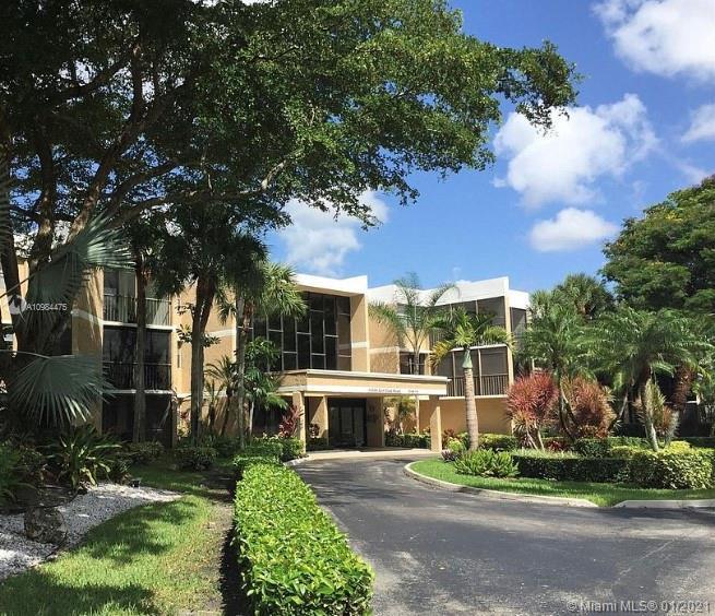 16500 Golf Club Rd # 108, Weston FL 33326
