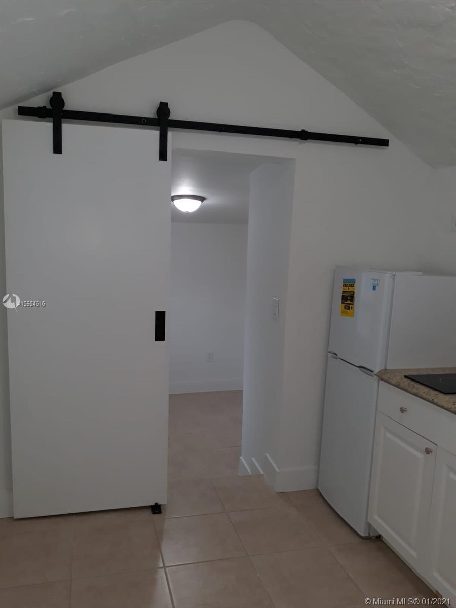 318 SW 4th Ave # 5, Miami FL 33130 photo 3