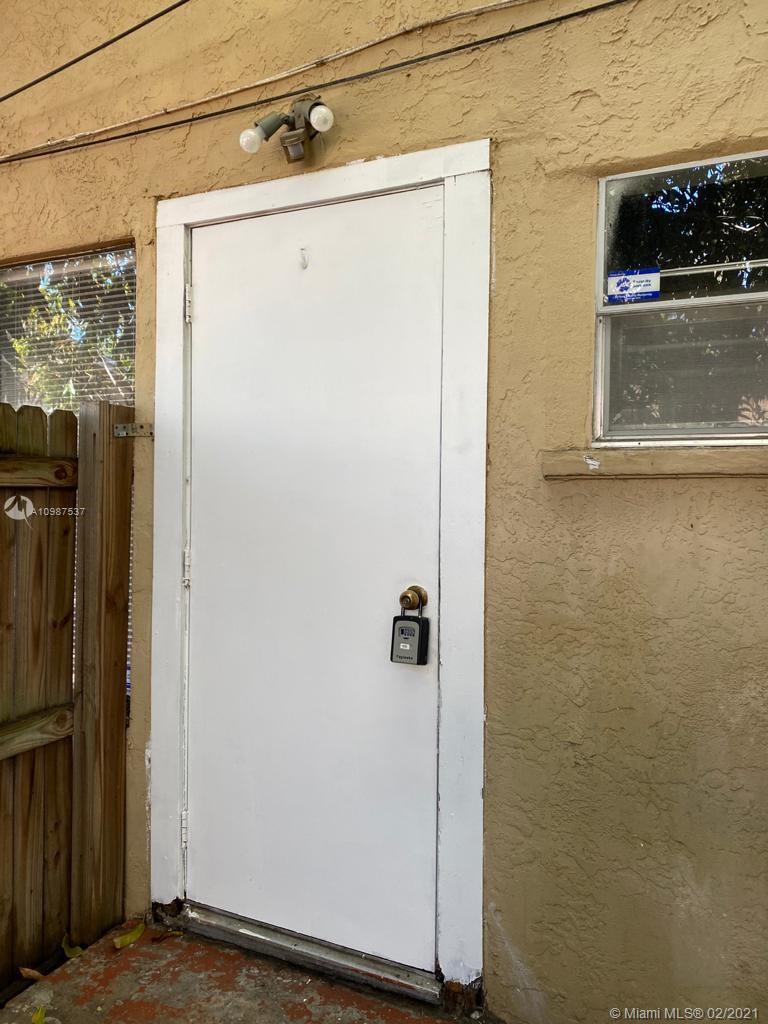 2475 NE 184th Ter, North Miami Beach FL 33160 photo 2