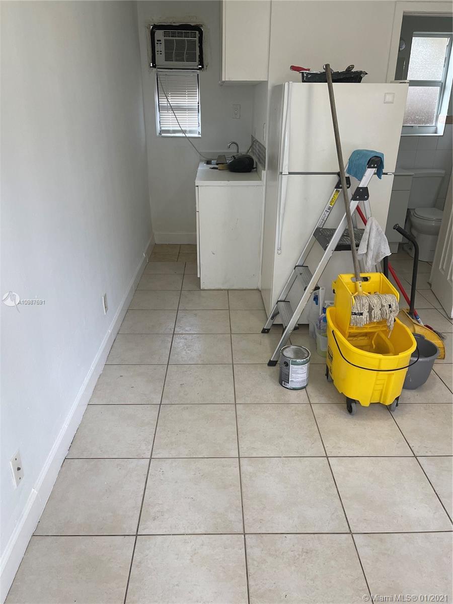 700 NE 6th St # 9, Hallandale Beach FL 33009 photo 3