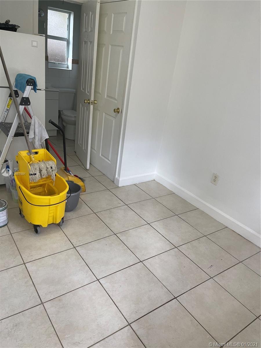 700 NE 6th St # 9, Hallandale Beach FL 33009 photo 4