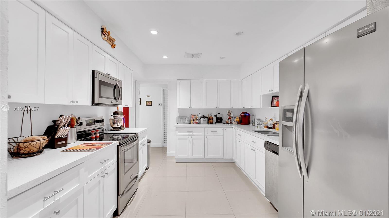 Palmetto Bay, FL 33158 photo 3