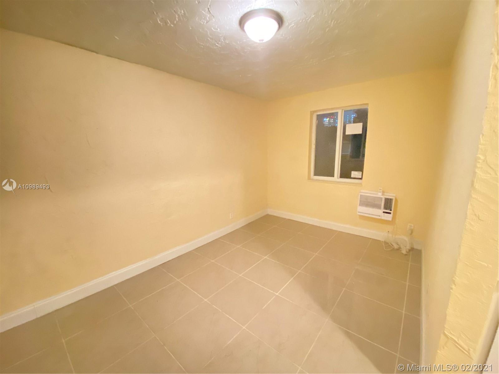 172 NW 12th St # 5, Miami FL 33136 photo 5