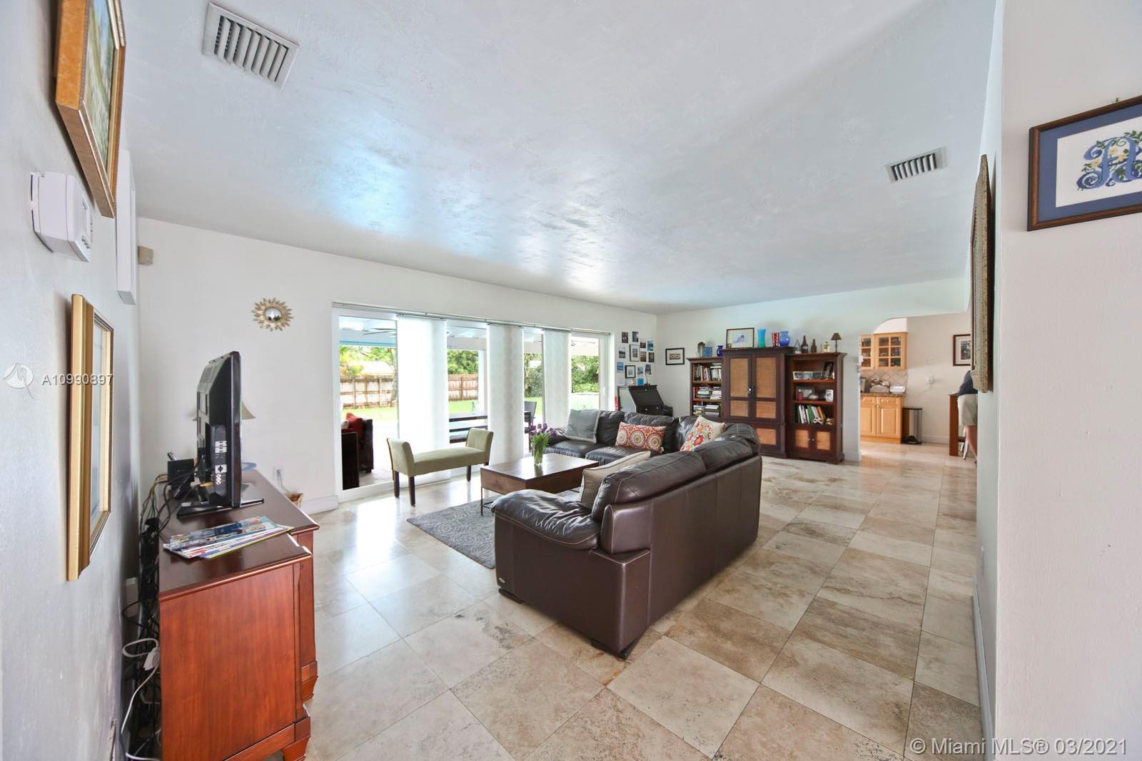 8200 SW 151 St, Palmetto Bay FL 33158 photo 5