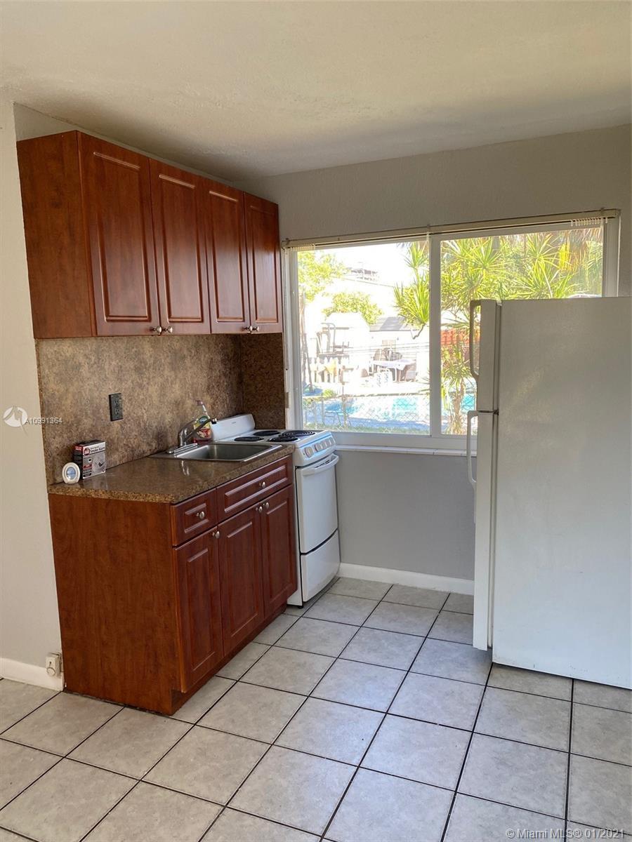 171 SW 11th Ave, Hallandale Beach FL 33009 photo 5