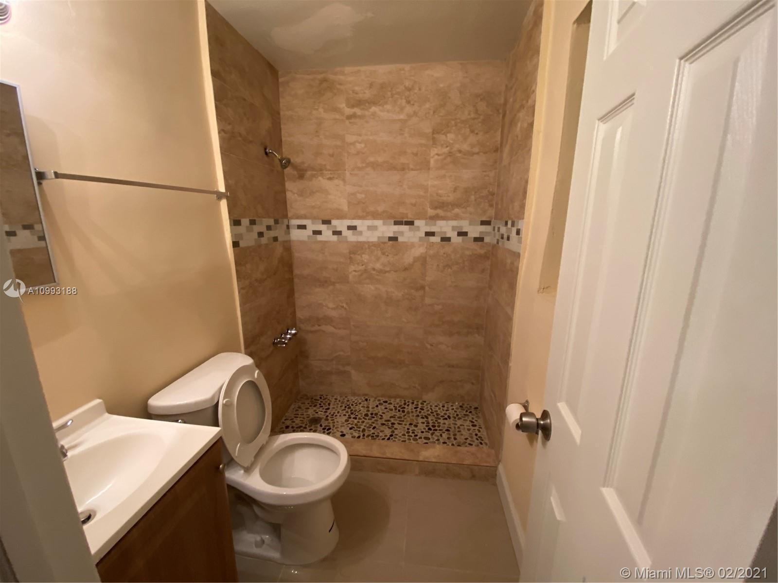 172 NW 12th St # 4, Miami FL 33136 photo 5