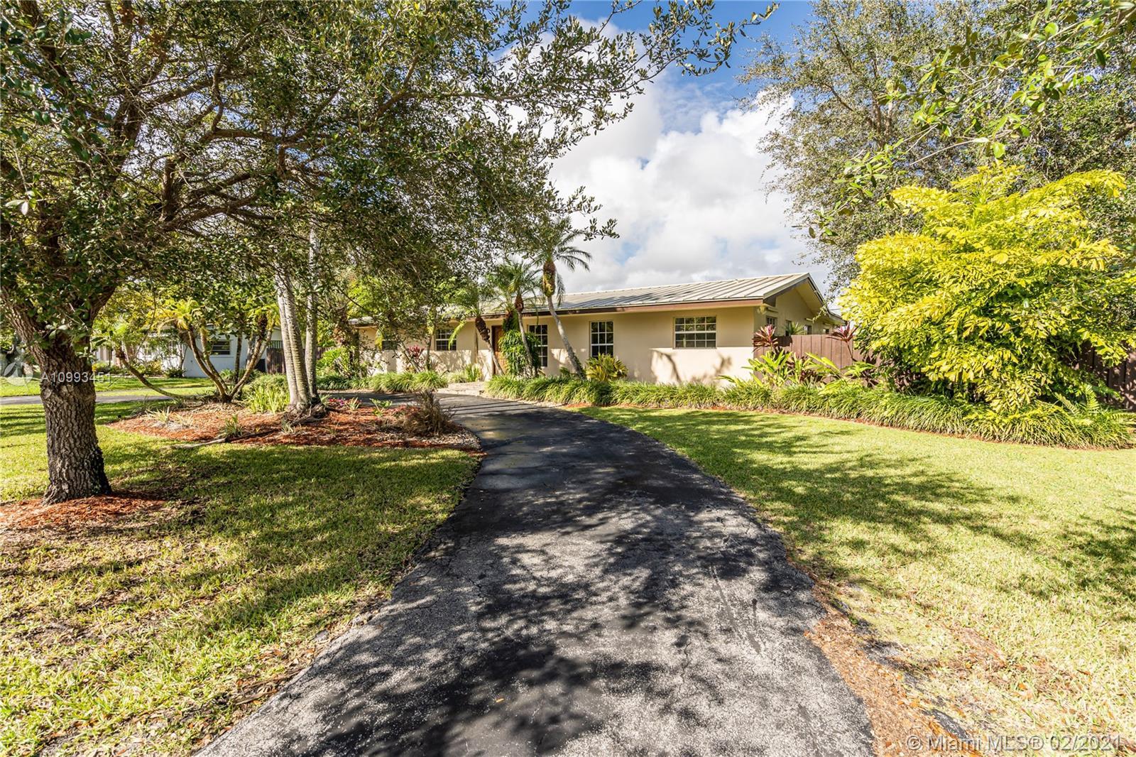 8445 SW 143rd St, Palmetto Bay FL 33158 photo 2