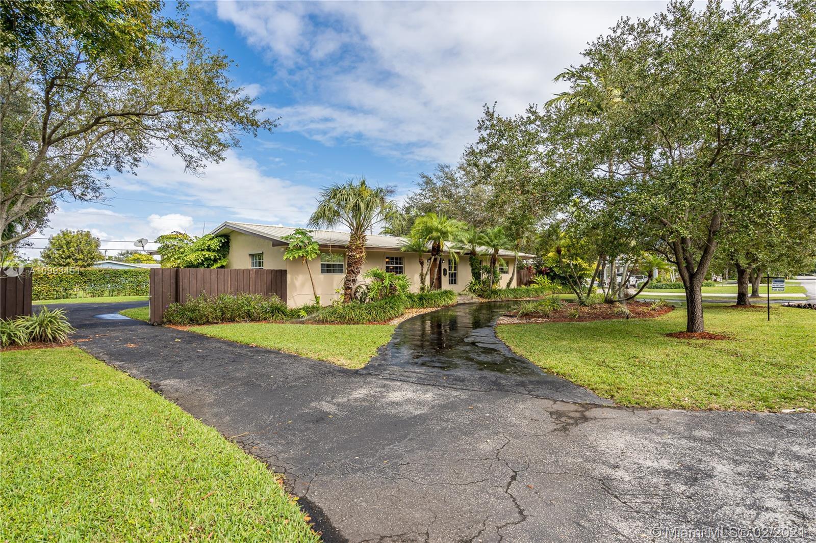 8445 SW 143rd St, Palmetto Bay FL 33158