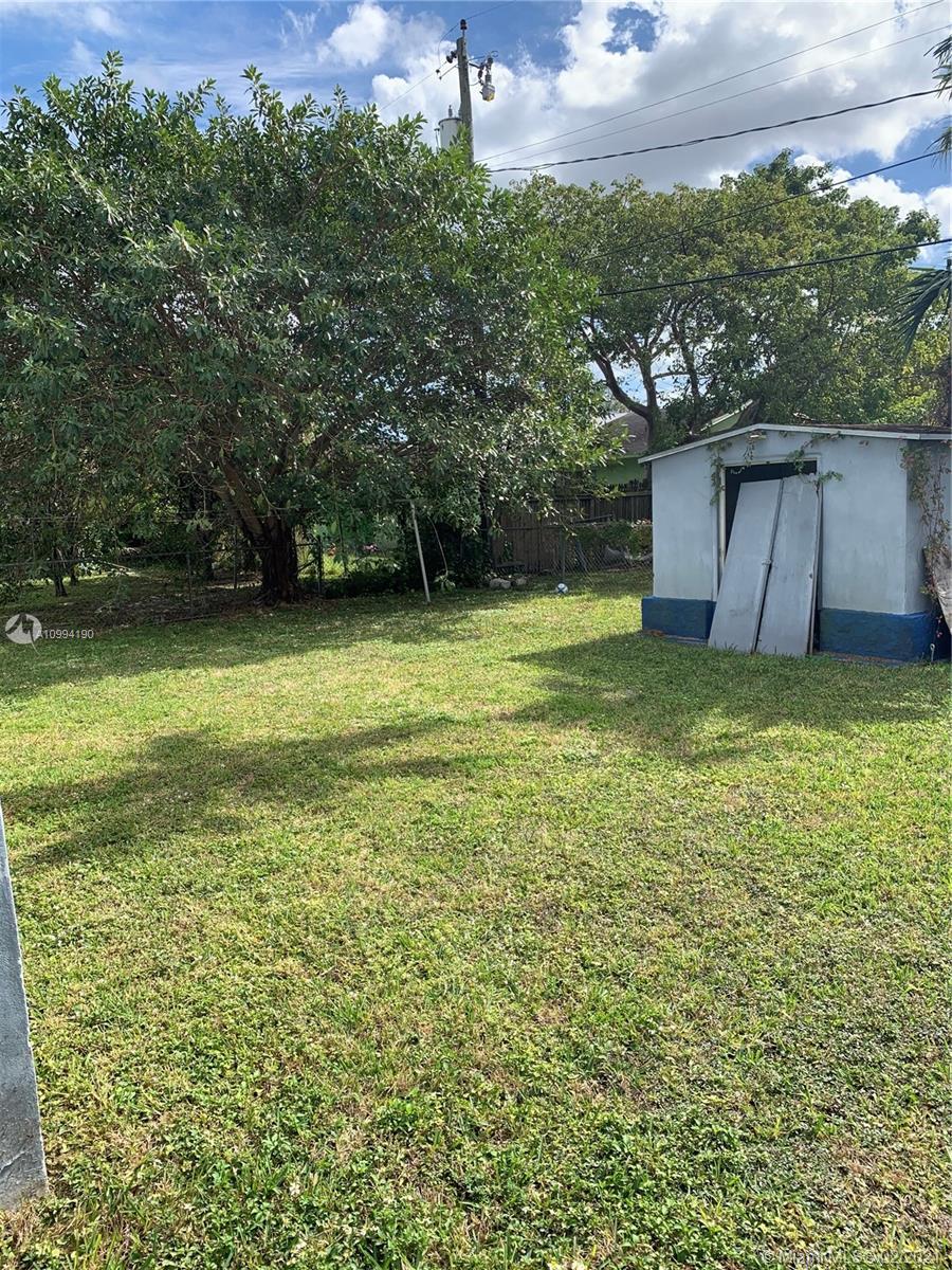 2040 NW 51st St, Miami FL 33142 photo 2