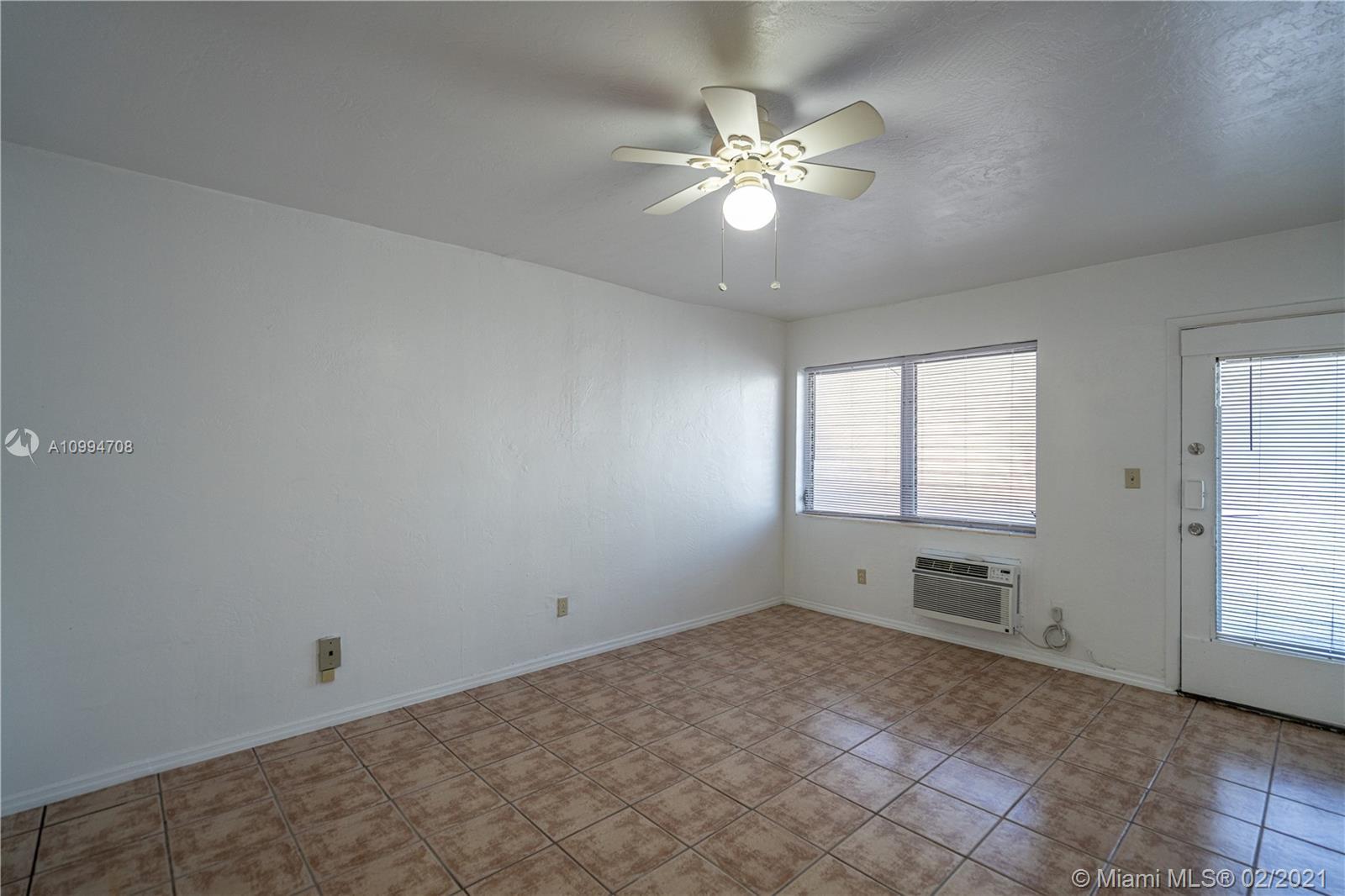 430 72nd St # 2, Miami Beach FL 33141 photo 4