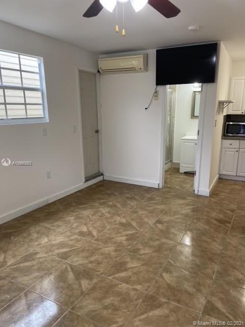 470 NW 33rd Ave, Miami FL 33125 photo 4