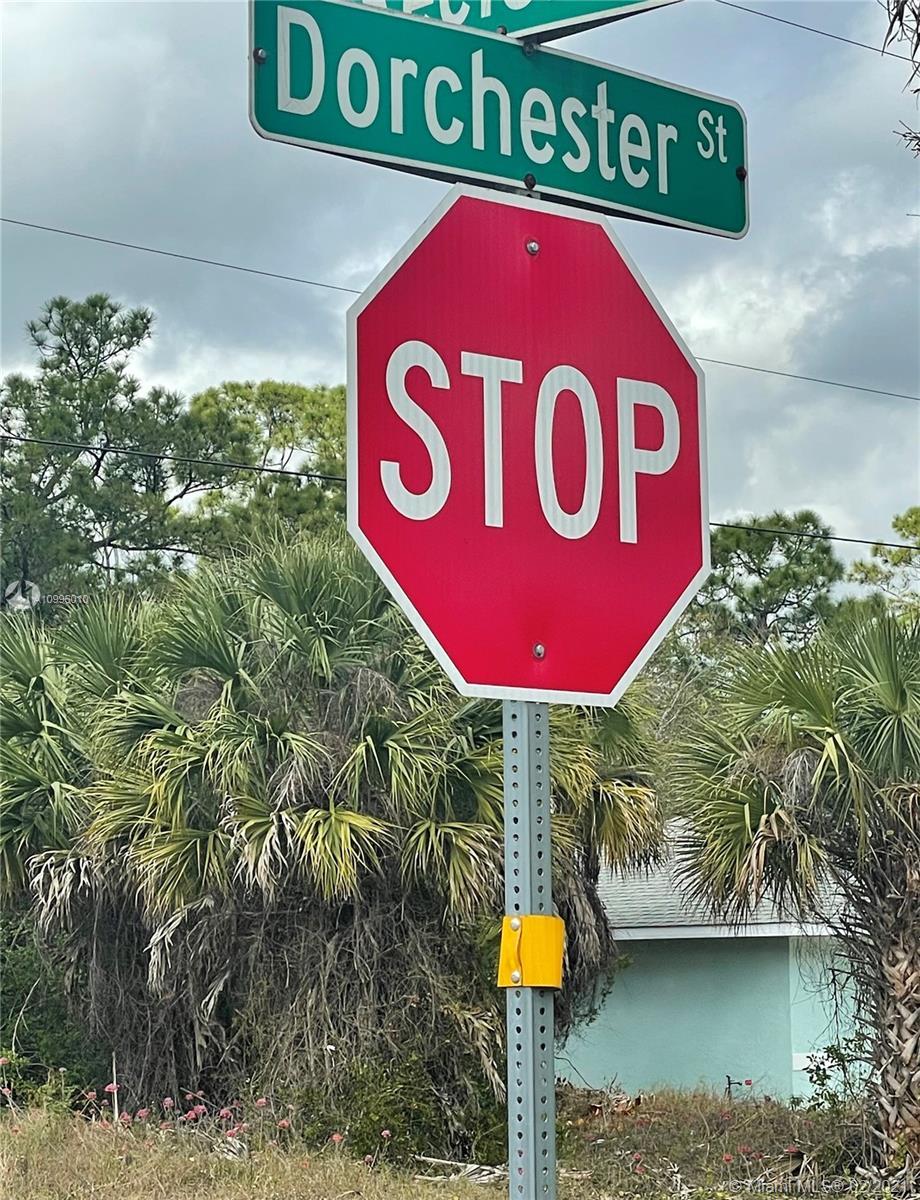 312 Dorchester St, Port Charlotte FL 33954