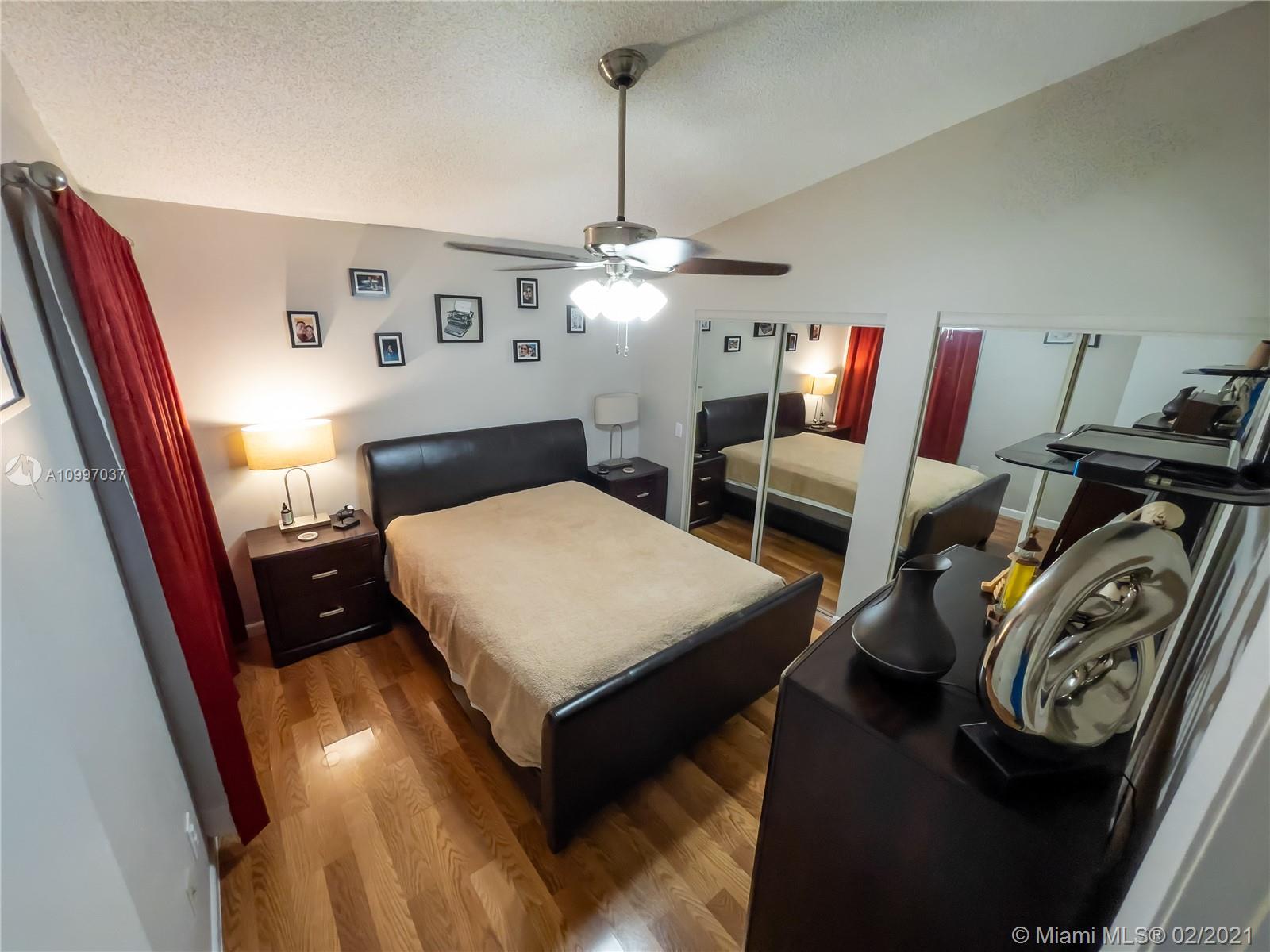 Miami, FL 33185 photo 2