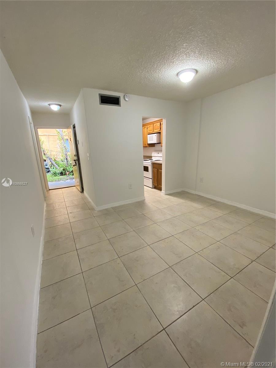 170 Royal Palm Rd # 102, Hialeah Gardens FL 33016 photo 3