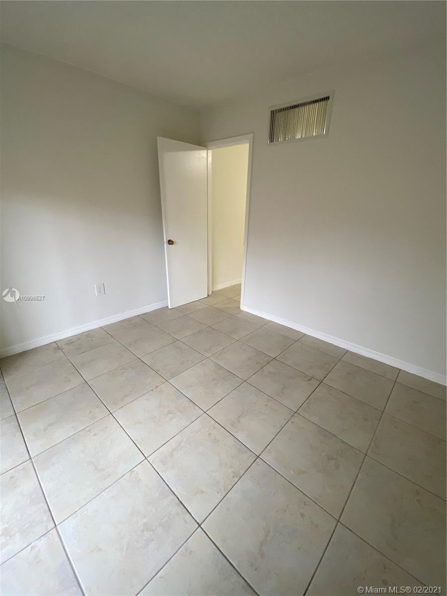 170 Royal Palm Rd # 102, Hialeah Gardens FL 33016 photo 4