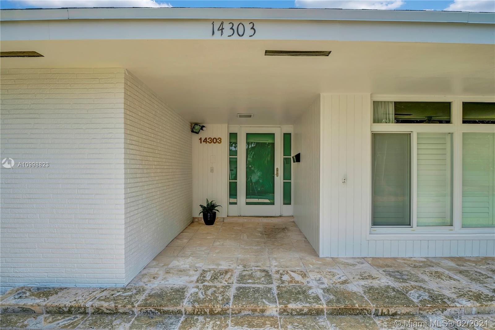 14303 SW 80th Ave, Palmetto Bay FL 33158 photo 2