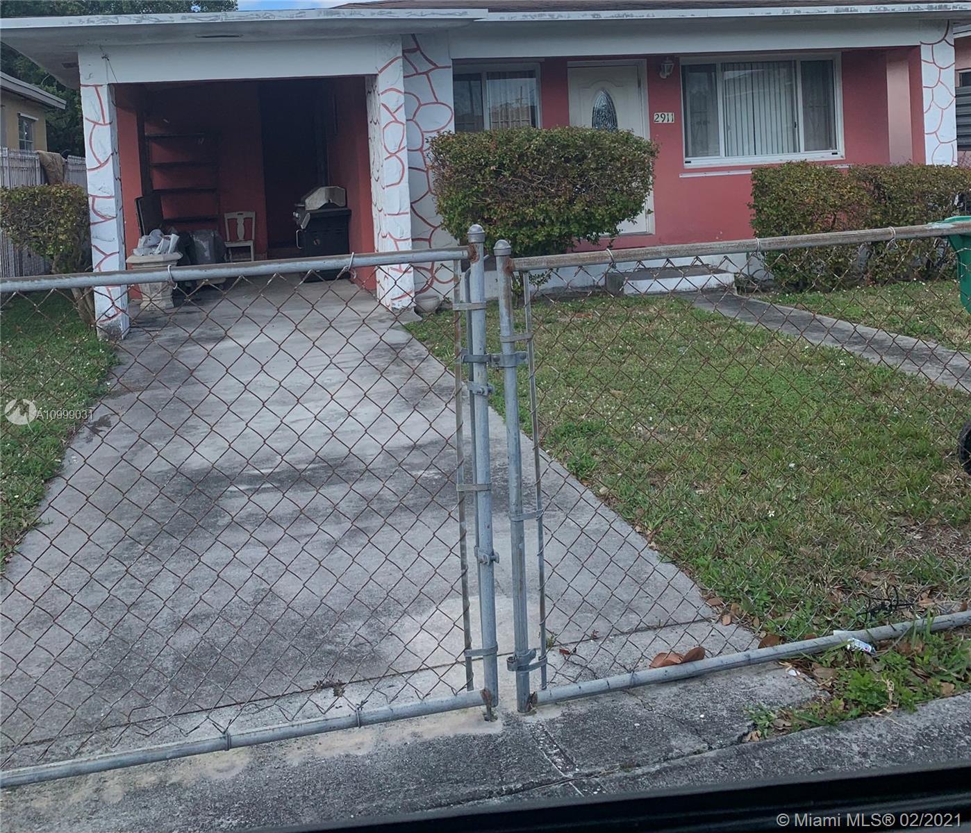 2911 NW 52nd St, Miami FL 33142