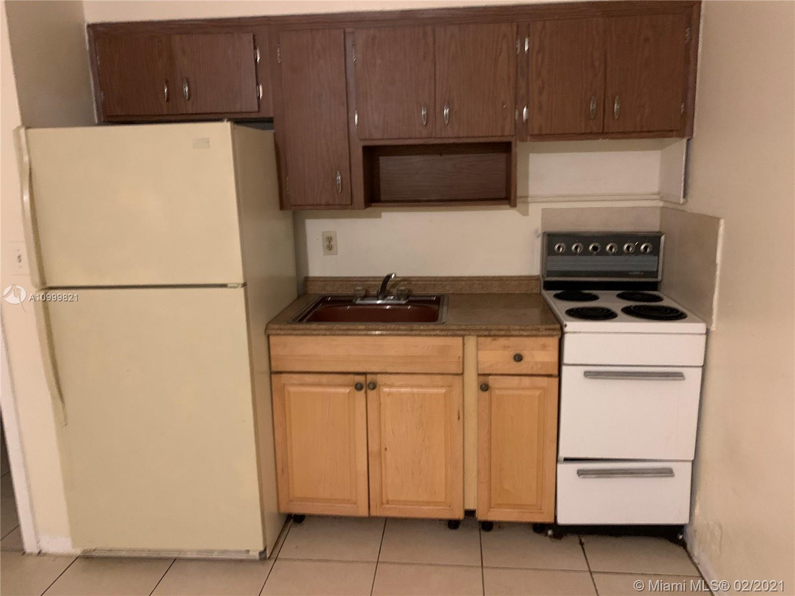 717 NE 1st St # 9, Hallandale Beach FL 33009