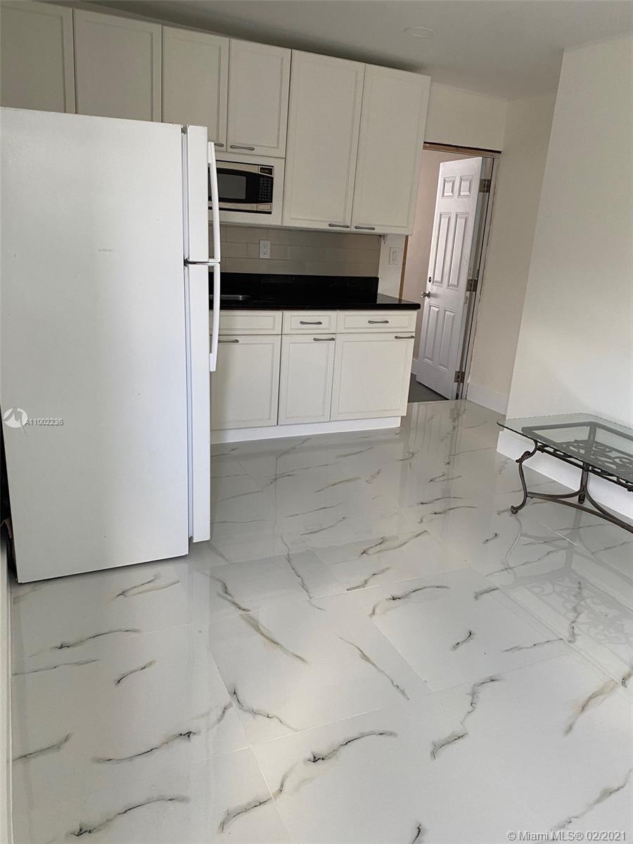 5105 E 8th Ln Side, Hialeah FL 33013 photo 2