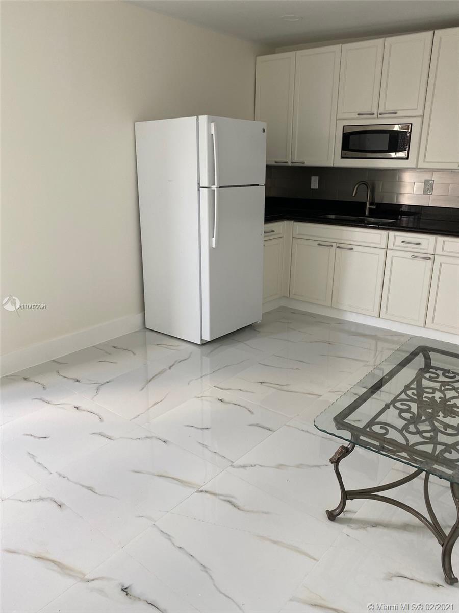 5105 E 8th Ln Side, Hialeah FL 33013
