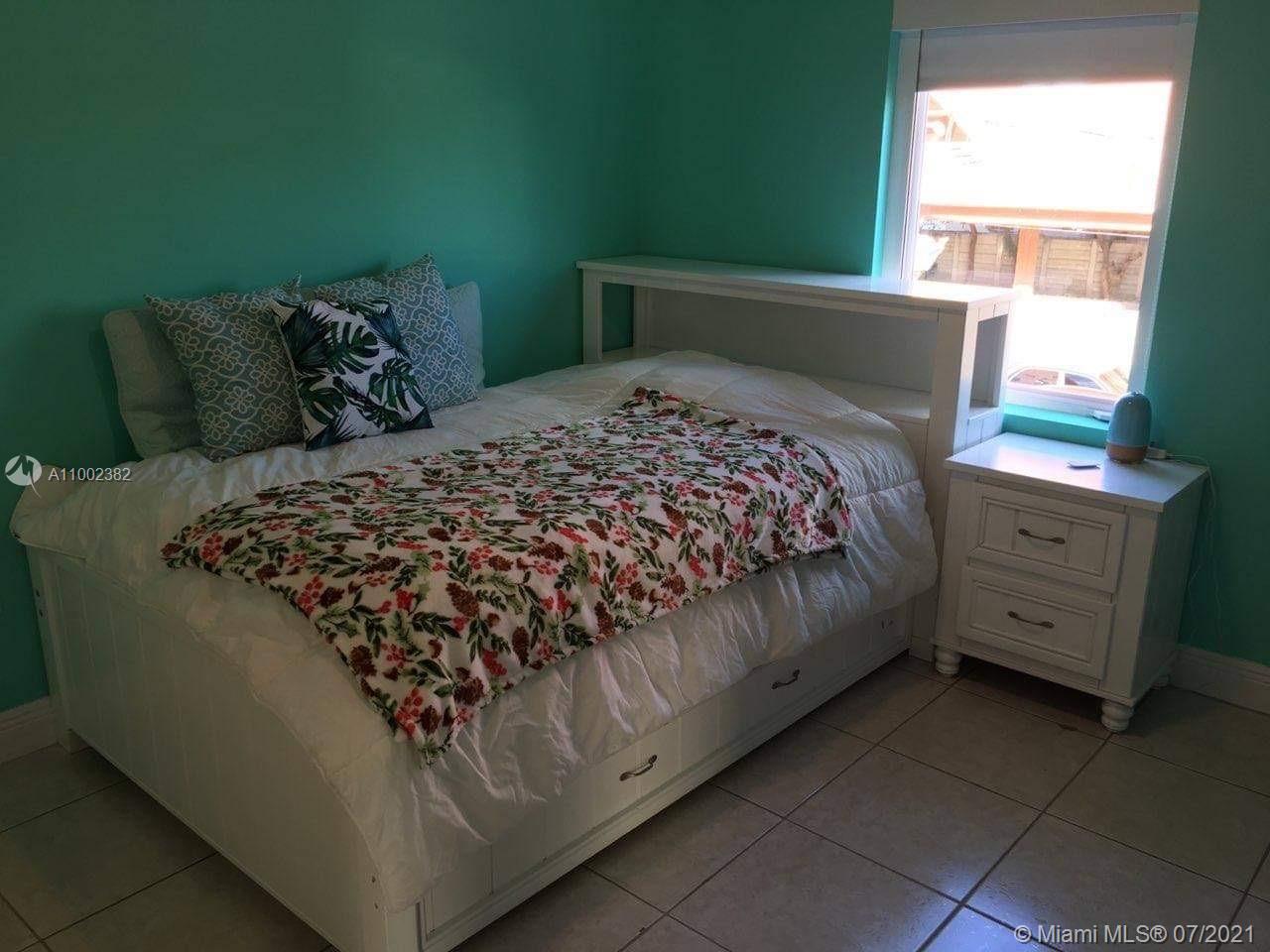 875 NW 2nd St, Miami FL 33128 photo 4