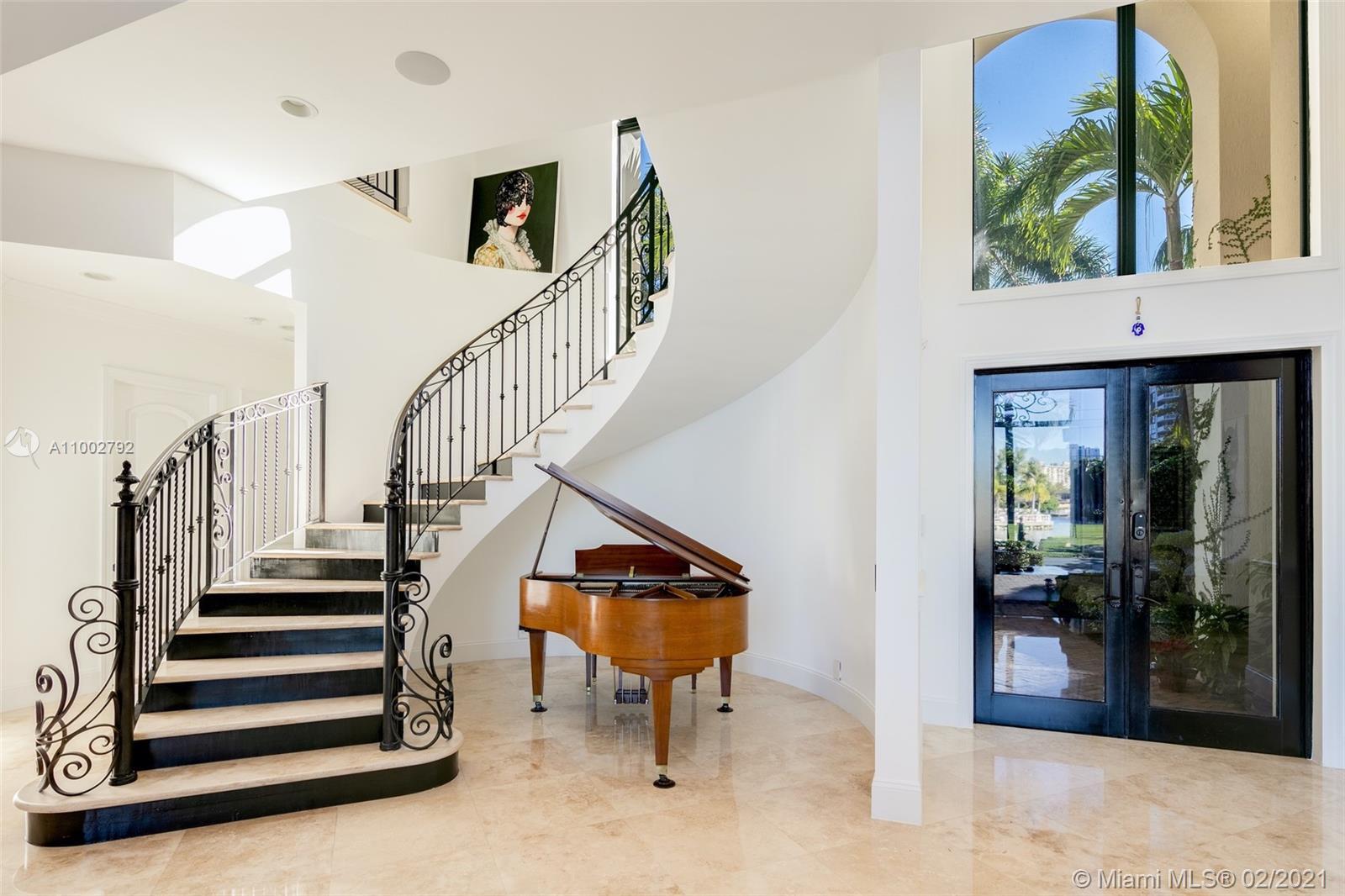 318 Holiday Dr, Hallandale Beach FL 33009 photo 3