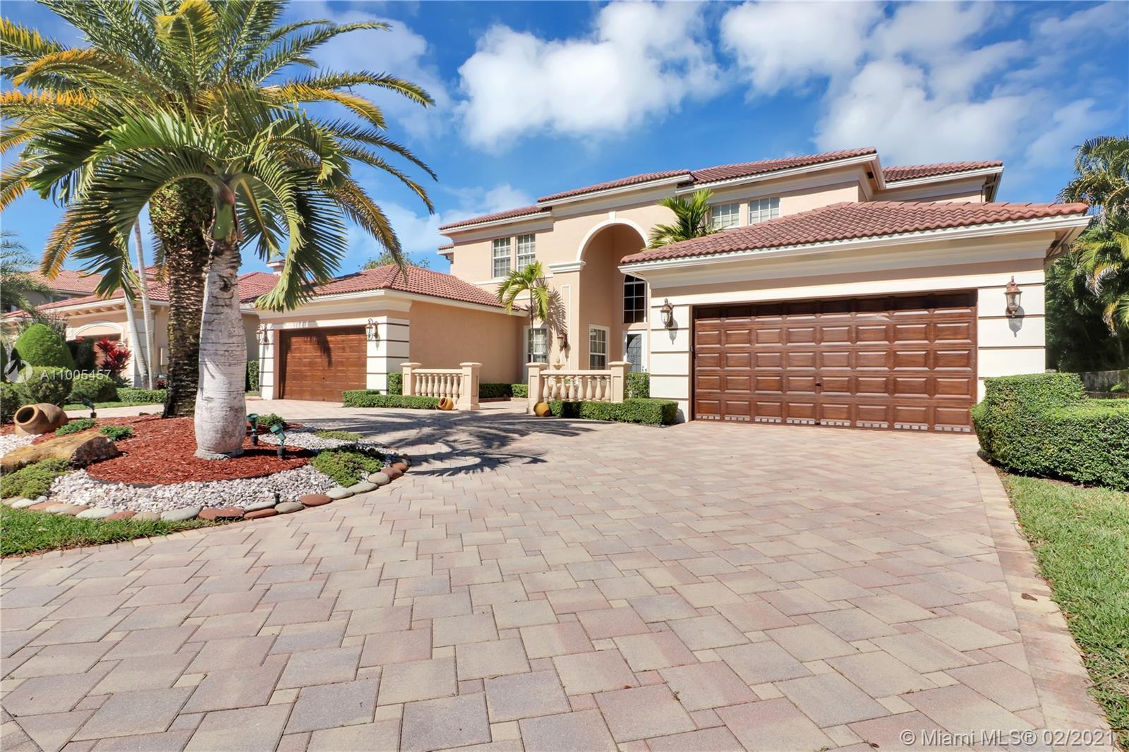 520 W Enclave Cir W, Pembroke Pines FL 33027