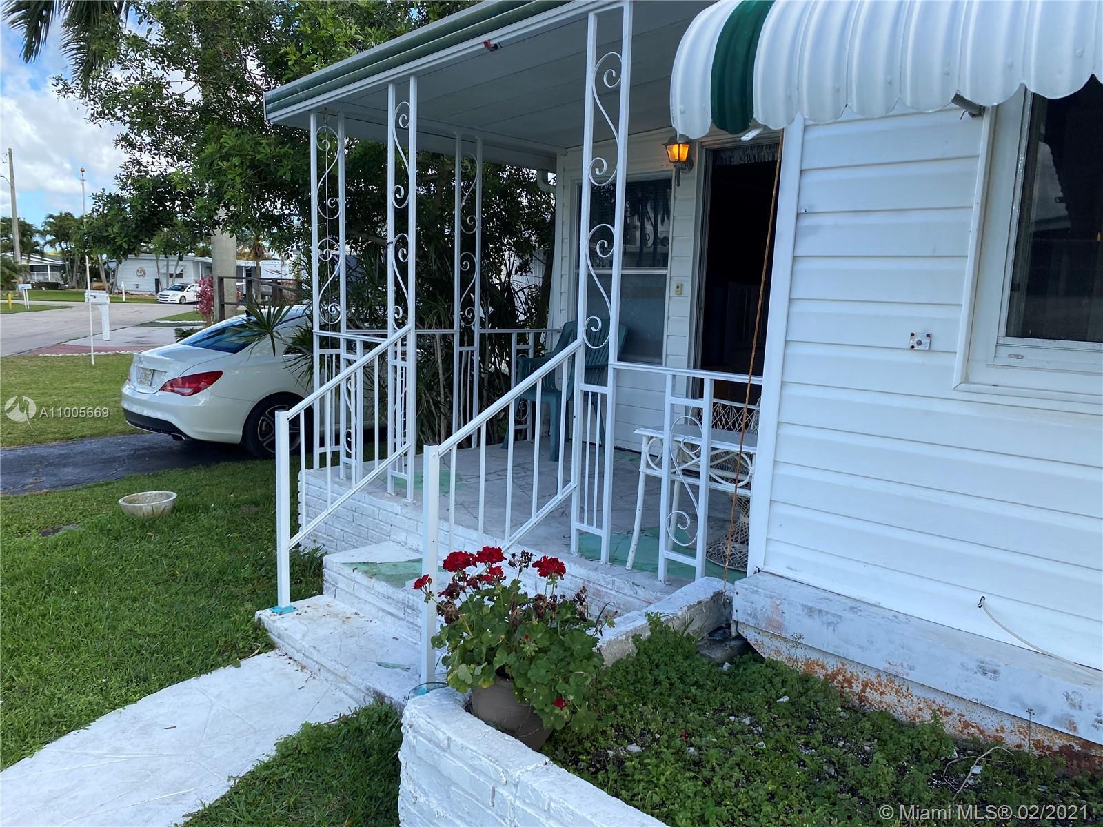 8530 SW 18th Ct, Davie FL 33324 photo 4