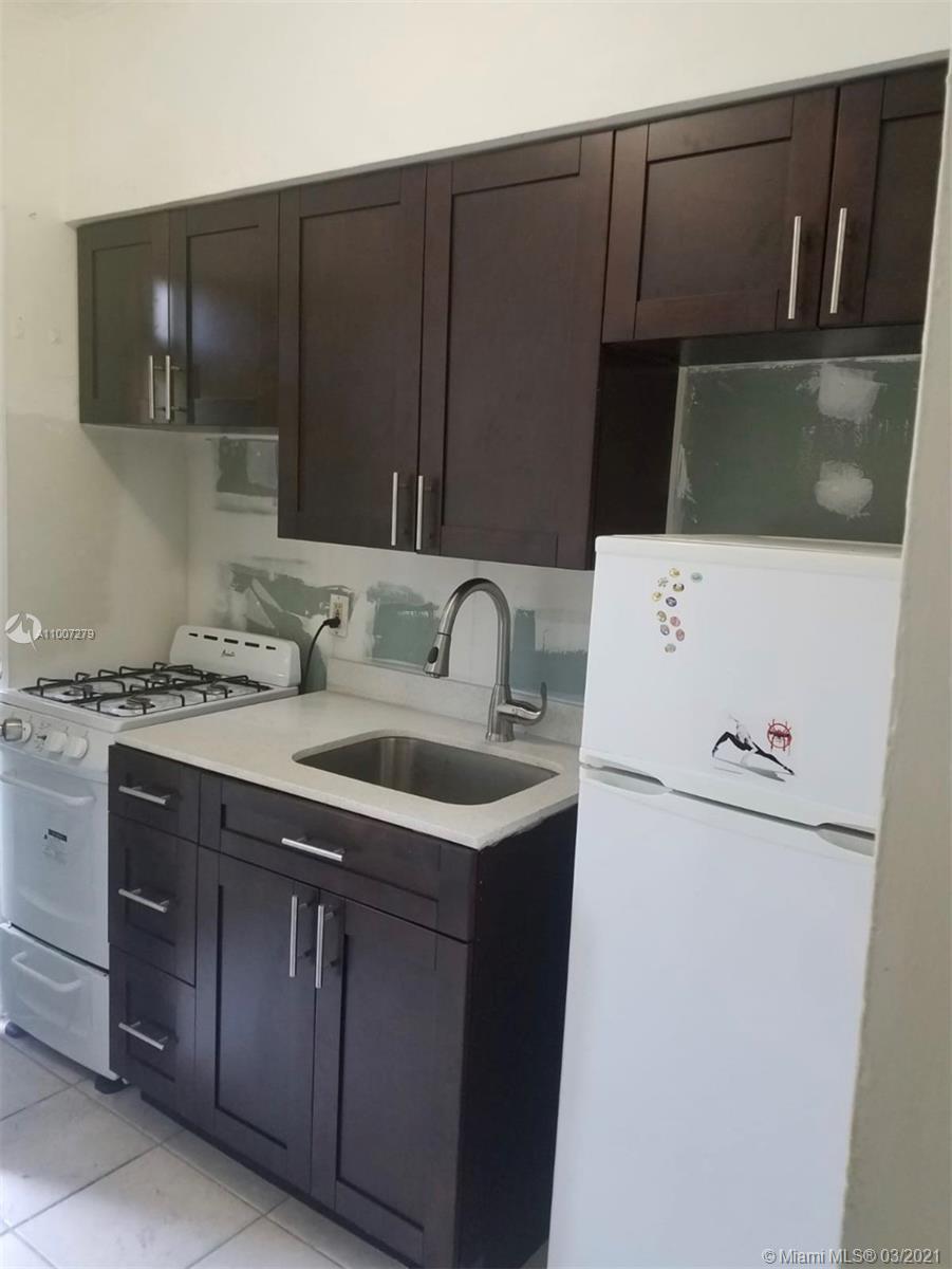 2499 SW 27th St # 7, Miami FL 33133