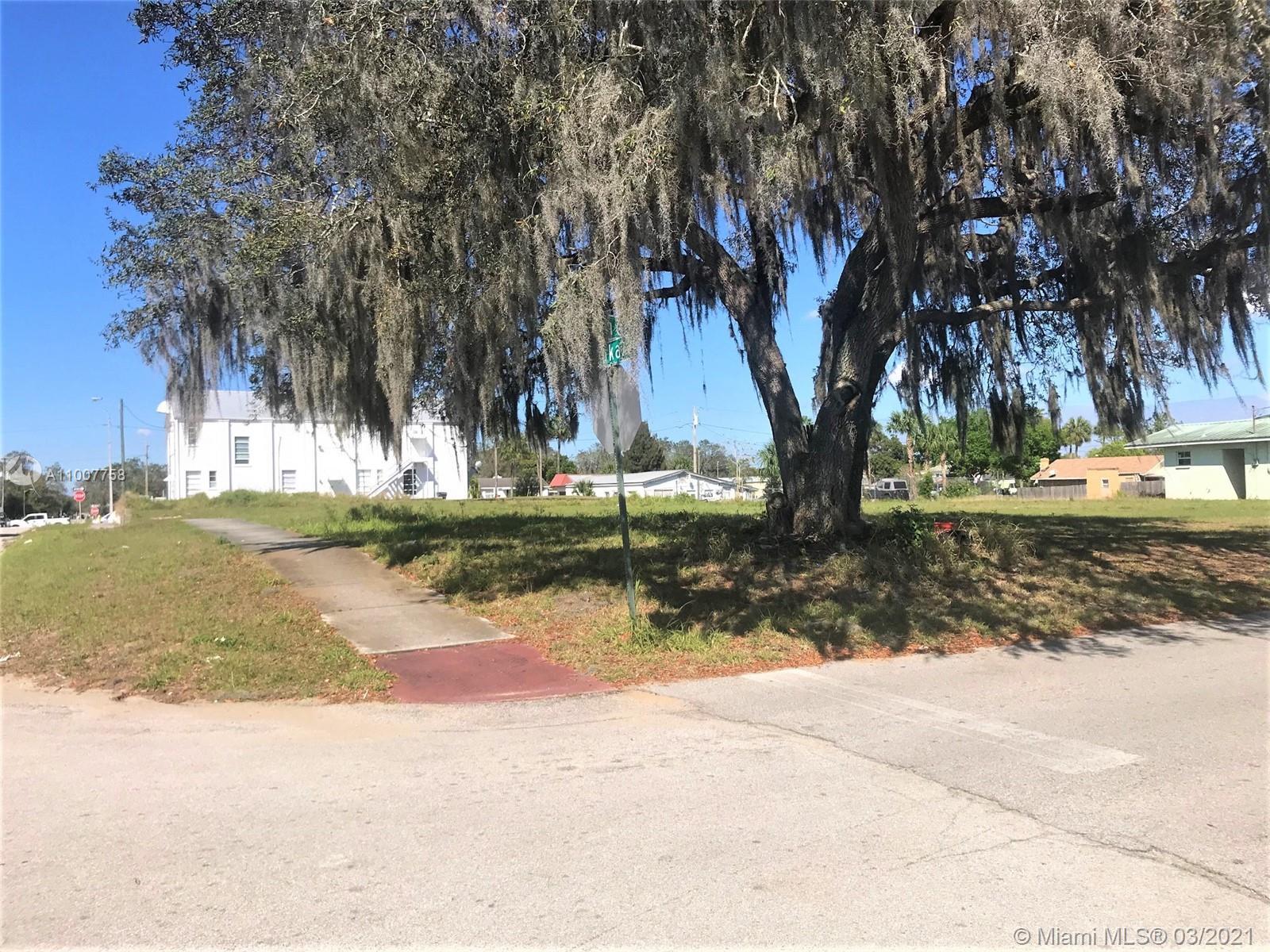 936 W Pine St, Other City - In The State Of Florida FL 33825