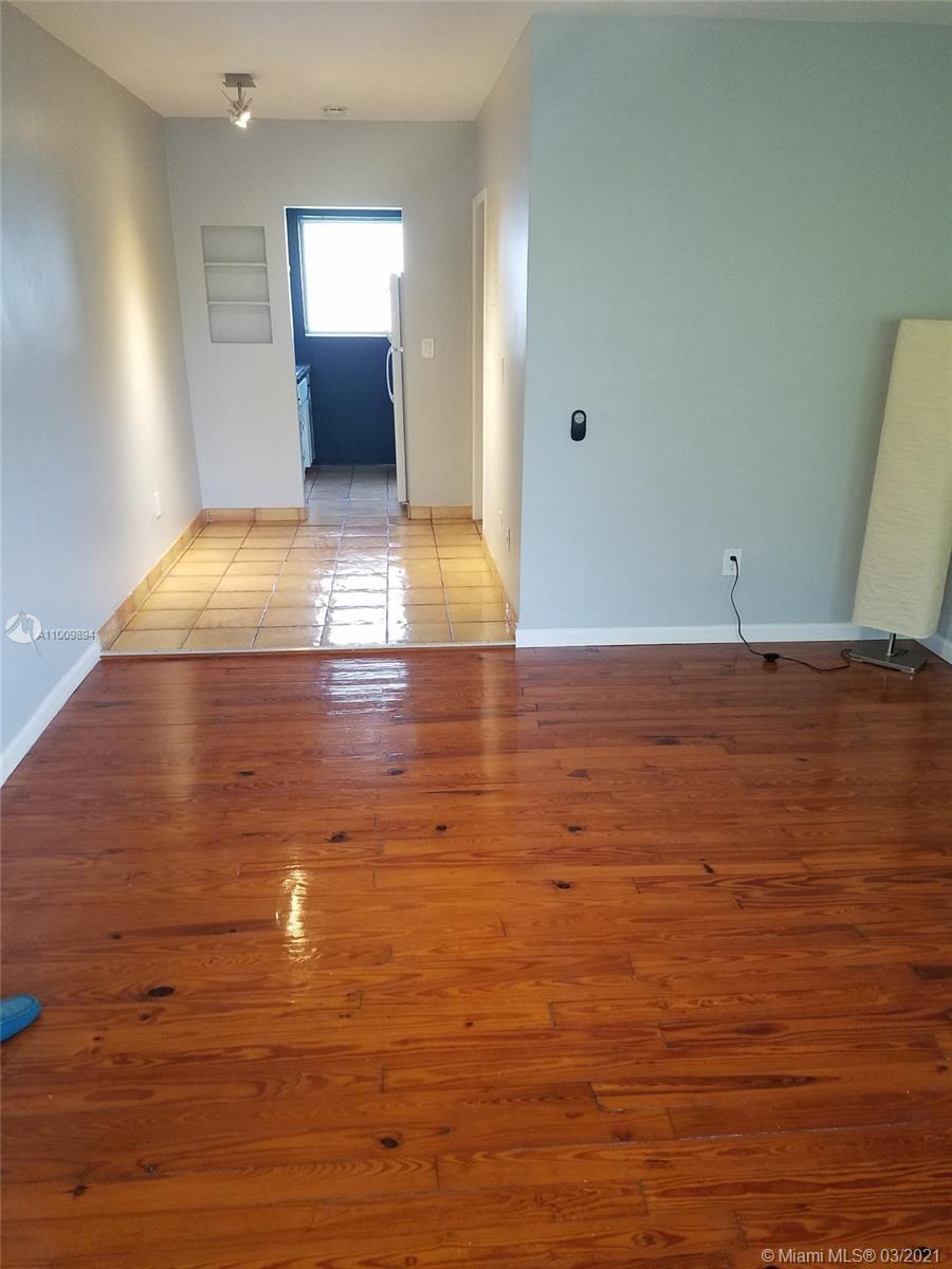8132 Harding Ave # 14, Miami Beach FL 33141 photo 3