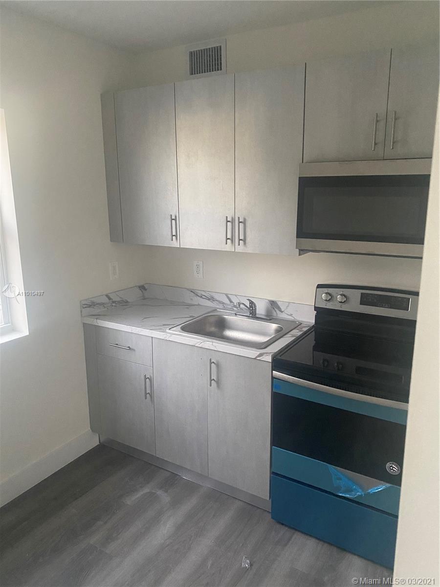 1710 NW 1st Ct # 2, Miami FL 33136 photo 2