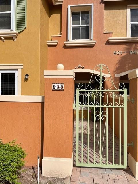 143 SW Sw Terrace # 935, Pembroke Pines FL 33027