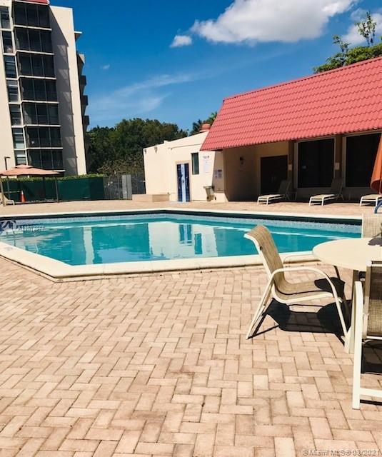 3101 N Country Club Dr # 210, Aventura FL 33180
