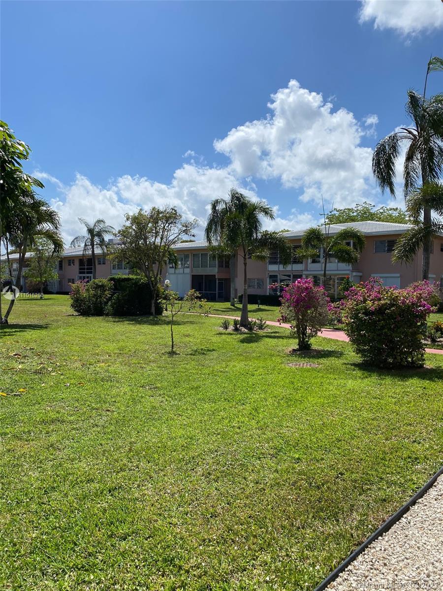 300 NE 20th Street, Boca Raton FL 33431 photo 2