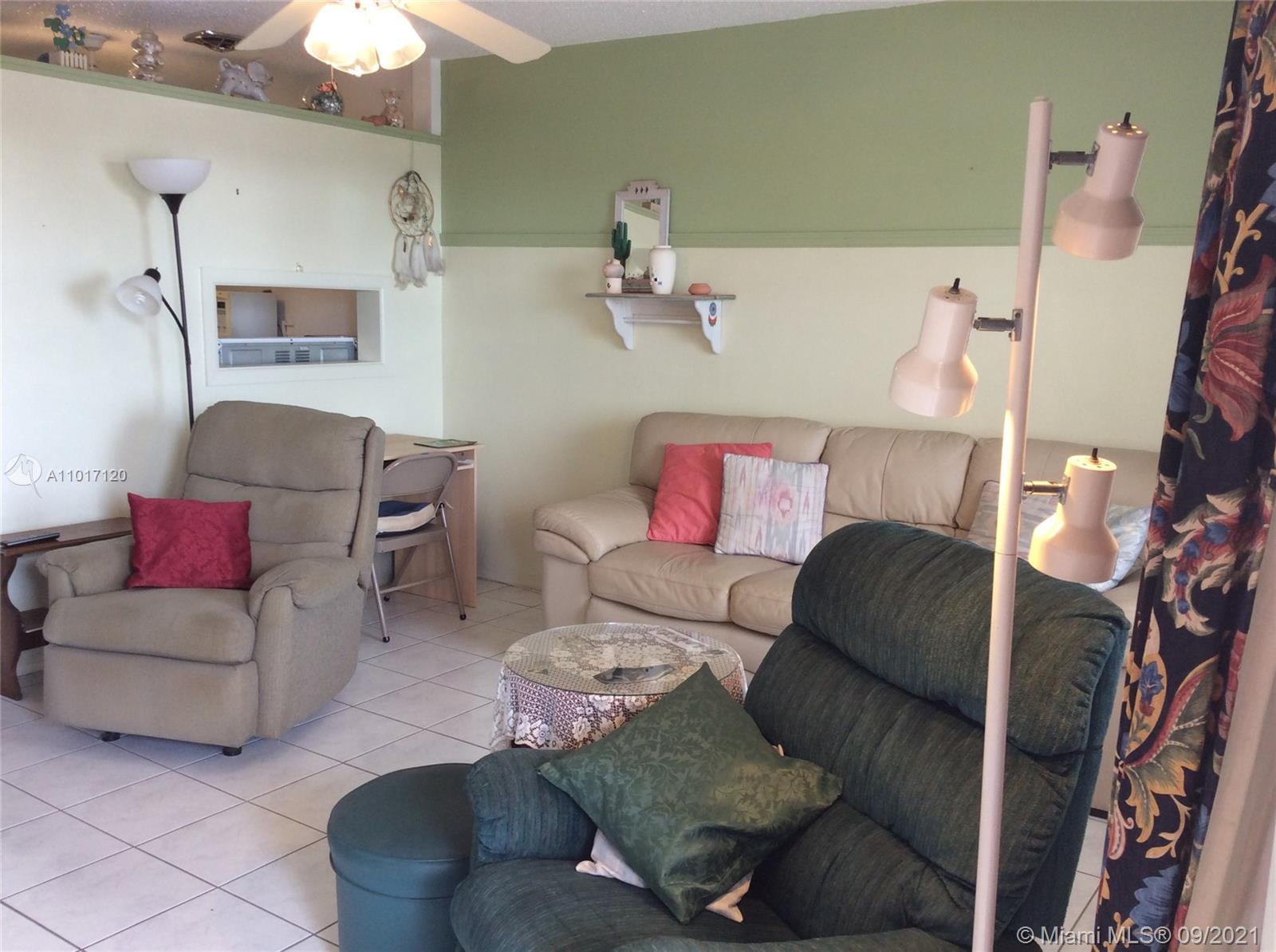 815 SW 10th Ter # 17V, Hallandale Beach FL 33009 photo 2