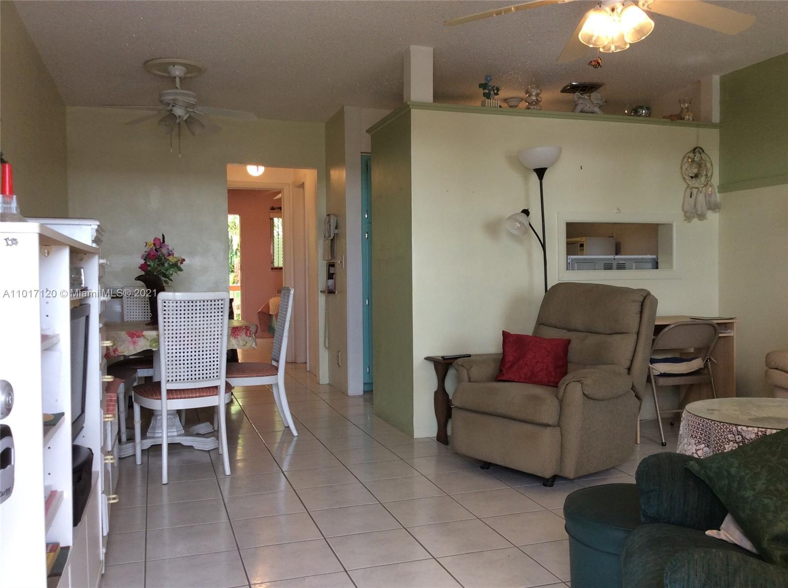 815 SW 10th Ter # 17V, Hallandale Beach FL 33009 photo 3