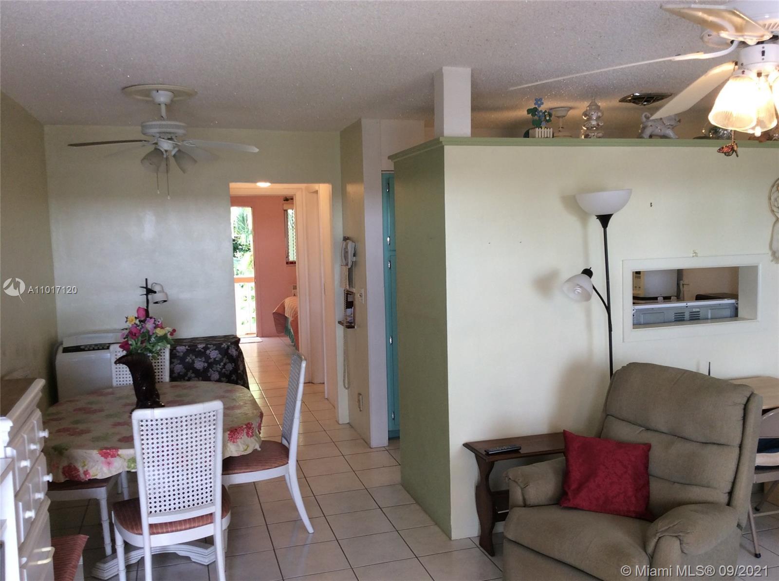 815 SW 10th Ter # 17V, Hallandale Beach FL 33009 photo 4