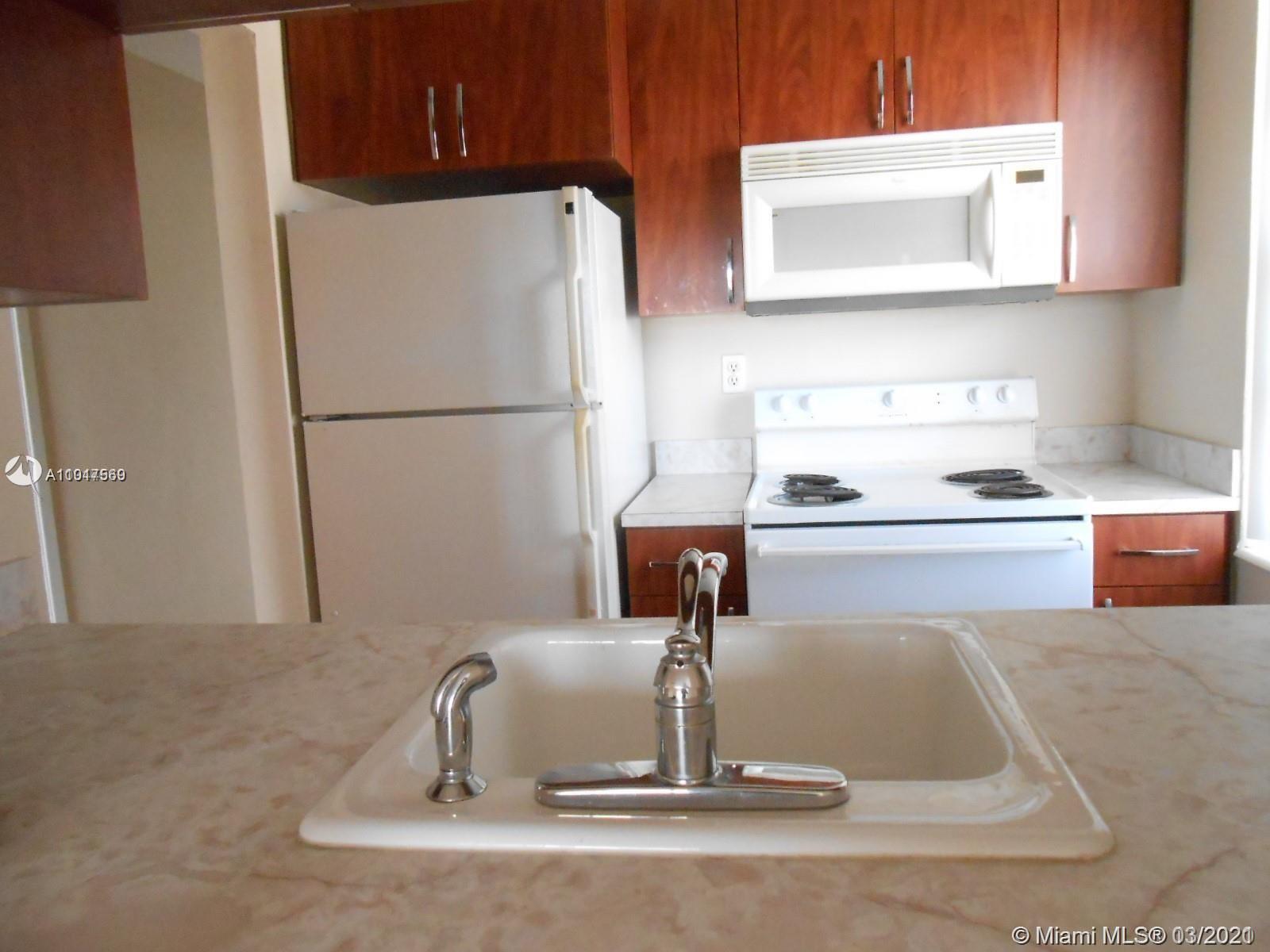 North Miami, FL 33161 photo 3