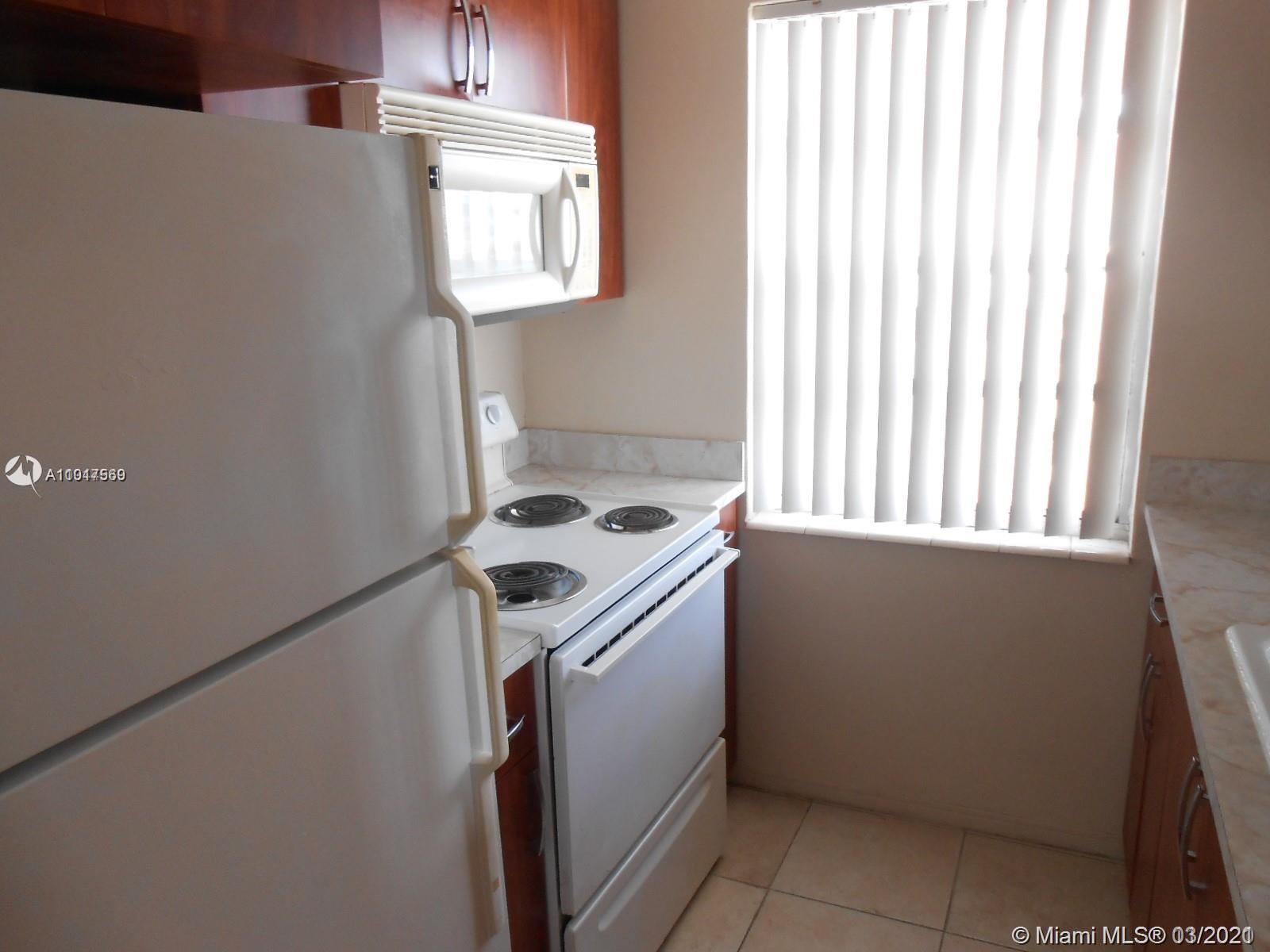 North Miami, FL 33161 photo 4
