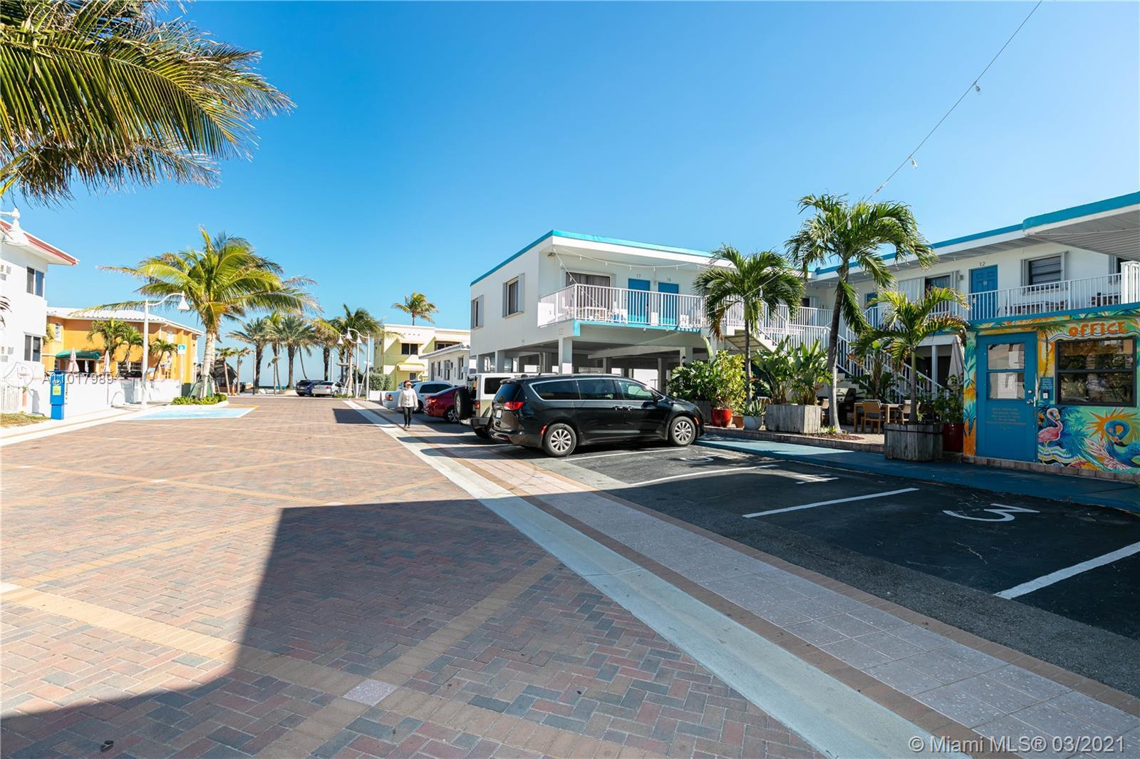 322 Nevada ST, Hollywood FL 33019 photo 4