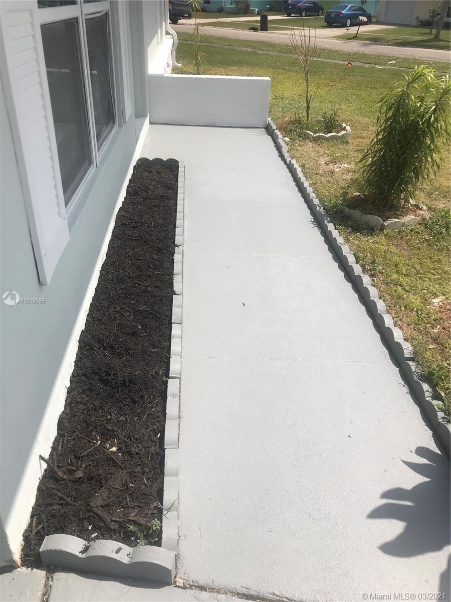 231 NE Midfield Ln, Port St. Lucie FL 34983 photo 5