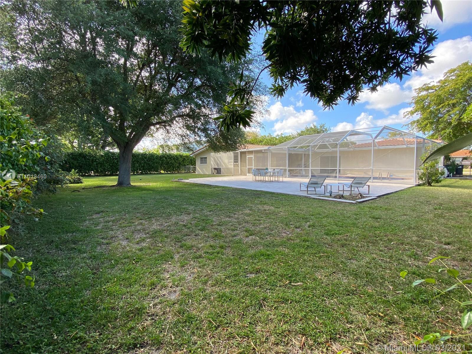 7720 SW 142 St, Palmetto Bay FL 33158 photo 2