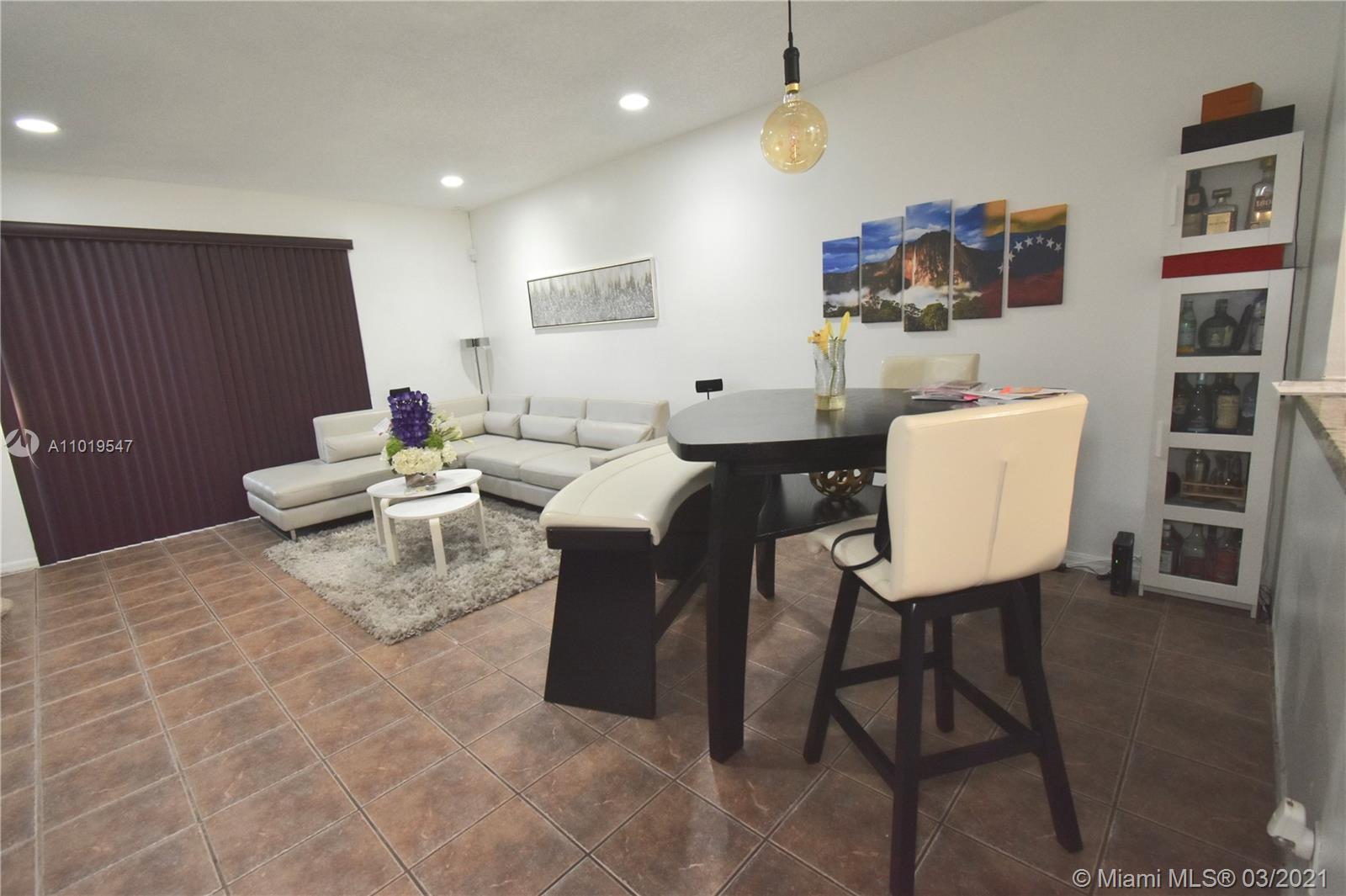 2082 Madeira Dr, Weston FL 33327 photo 2