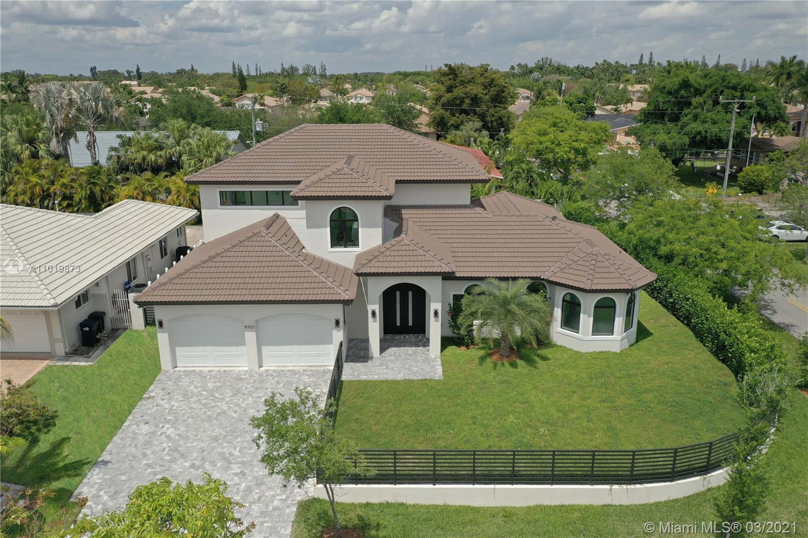 9901 NW 27th Ter, Doral FL 33172 photo 2