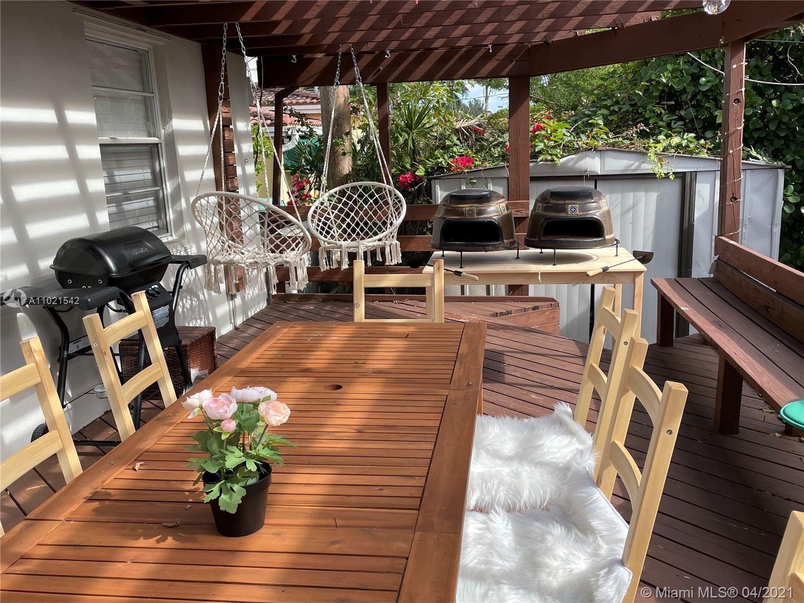 560 NE 107th St, Miami Shores FL 33161 photo 3