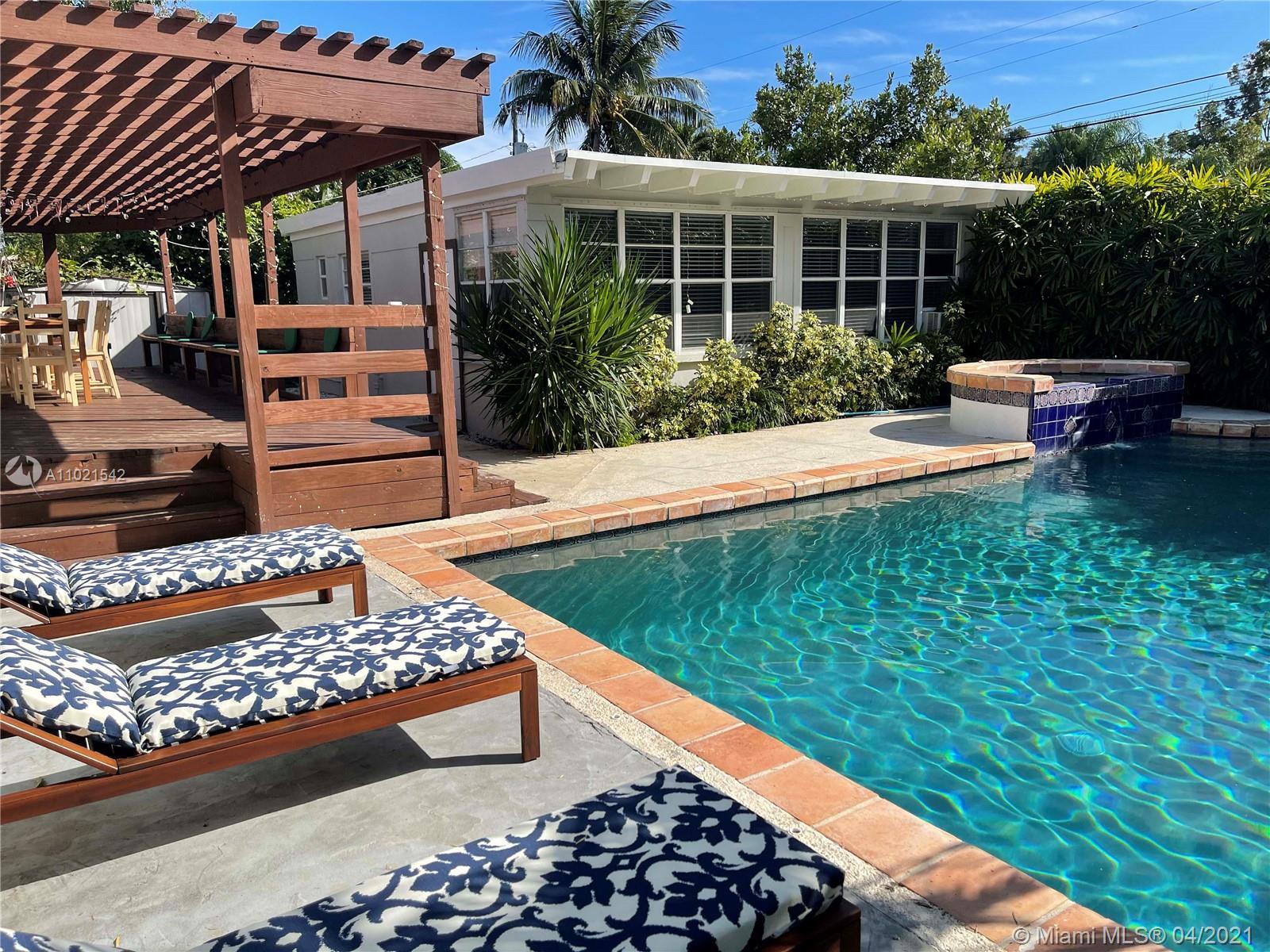 560 NE 107th St, Miami Shores FL 33161
