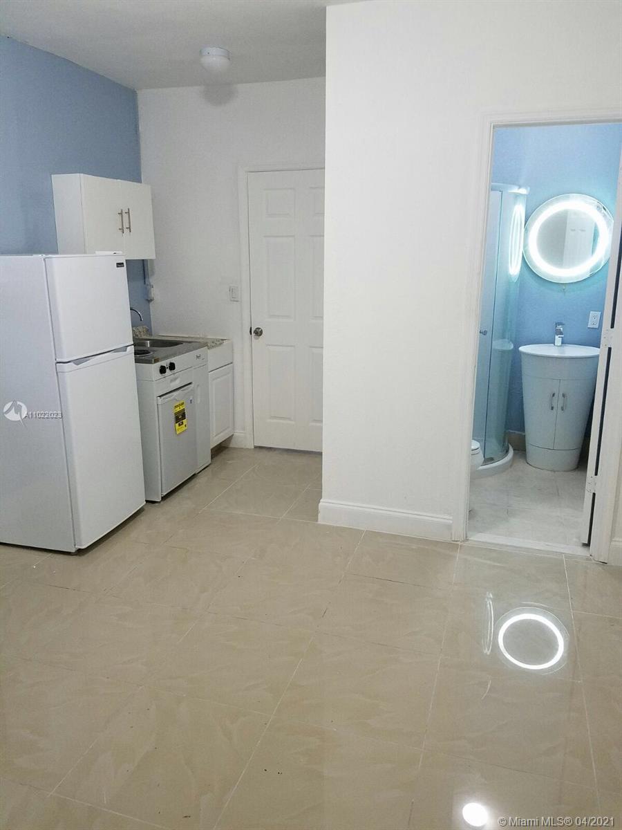 641 NE 163rd St # 1, Miami FL 33162