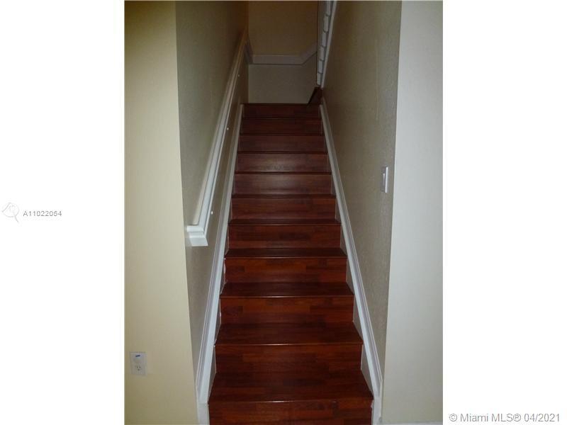 717 NW 170th Ter, Pembroke Pines FL 33028 photo 5