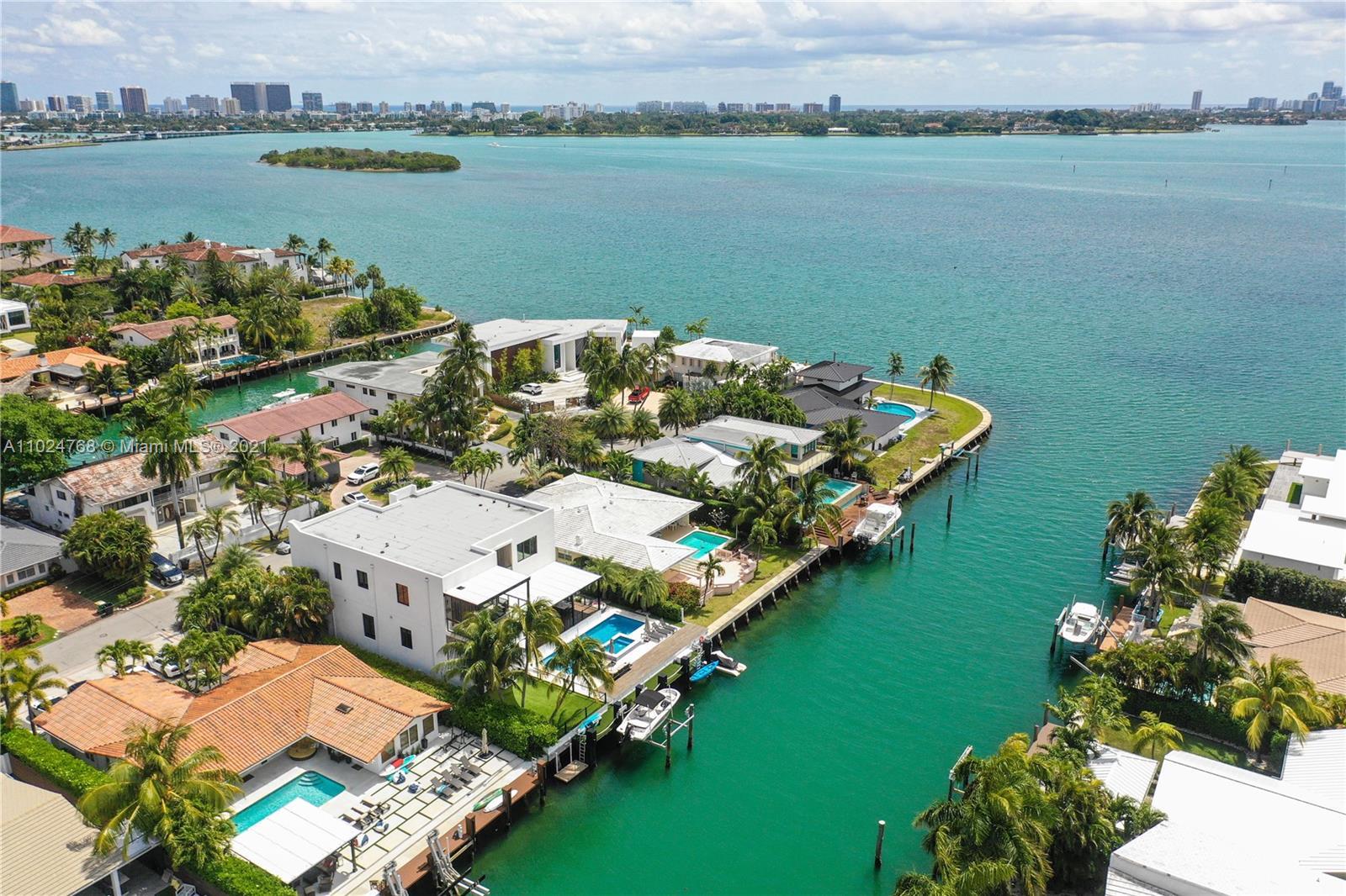 1970 NE 119 RD, North Miami FL 33181 photo 4